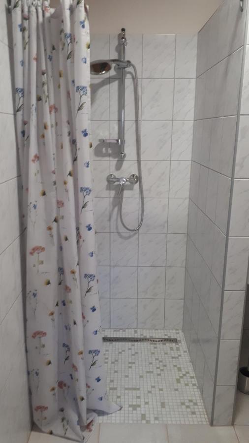 Kis Haz Apartman Zalacsány Eksteriør billede